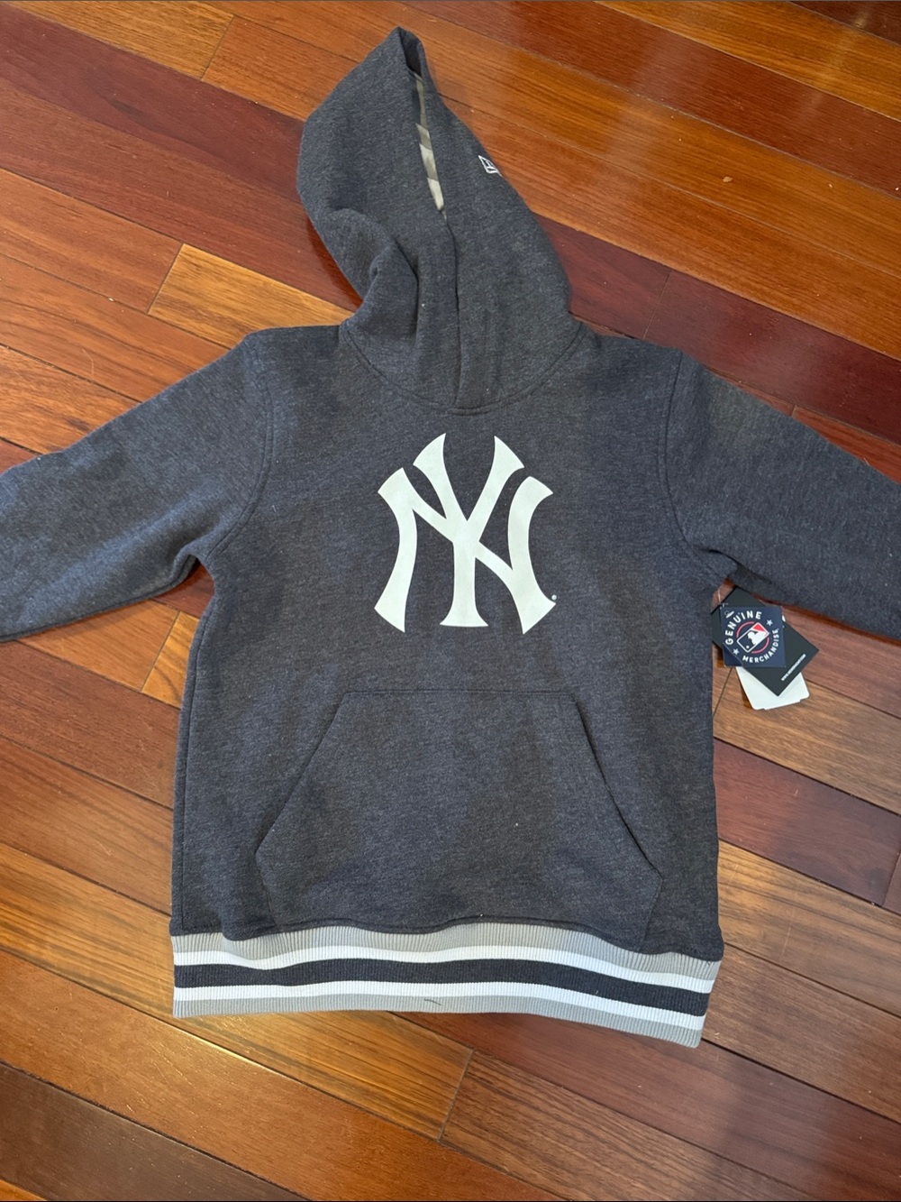 NWT New York Yankees Gray Hoodie with White NY Logo